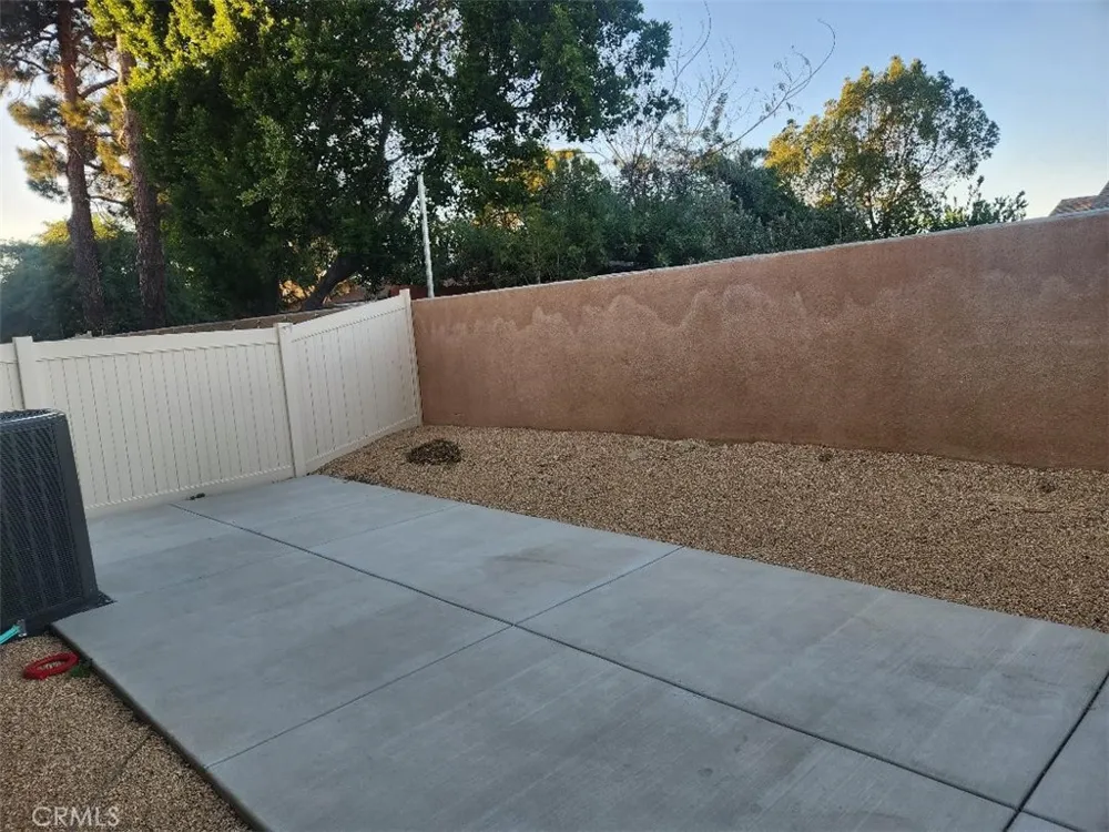 938 W Jasmine Way Rialto, CA 92376