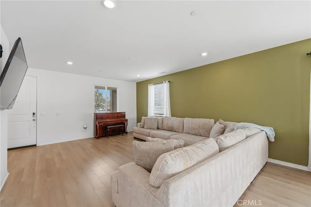 30151 Adrift Menifee, CA 92584