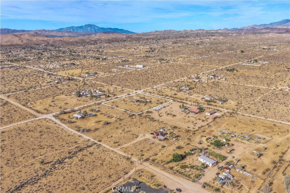 58824 Mesa Dr Yucca Valley, CA 92284
