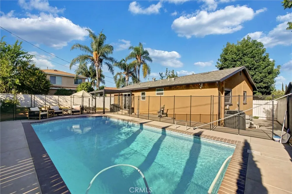 227 Oak Place Brea, CA 92821