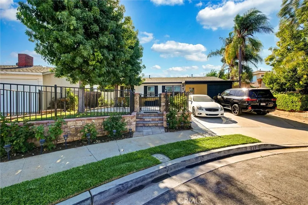 227 Oak Place Brea, CA 92821