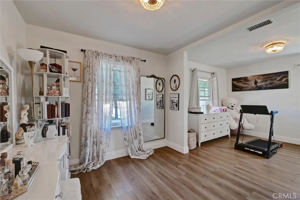 227 Oak Place Brea, CA 92821