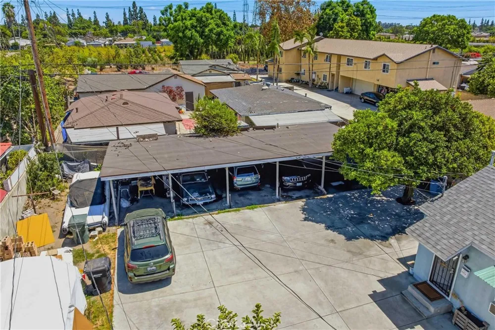 6608 Ira Bell Gardens, CA 90201