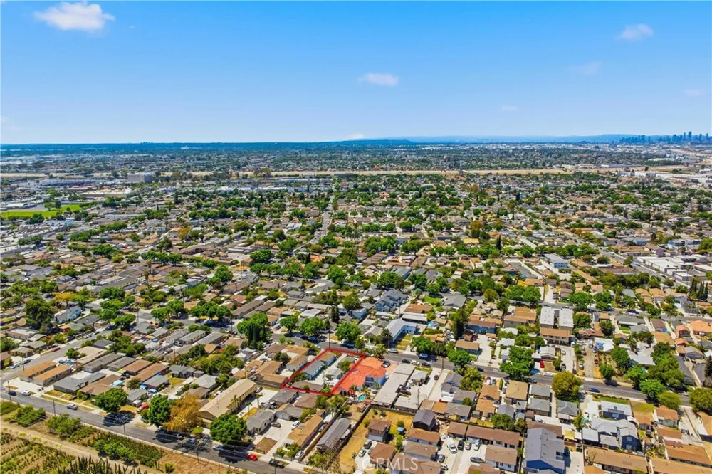 6608 Ira Bell Gardens, CA 90201