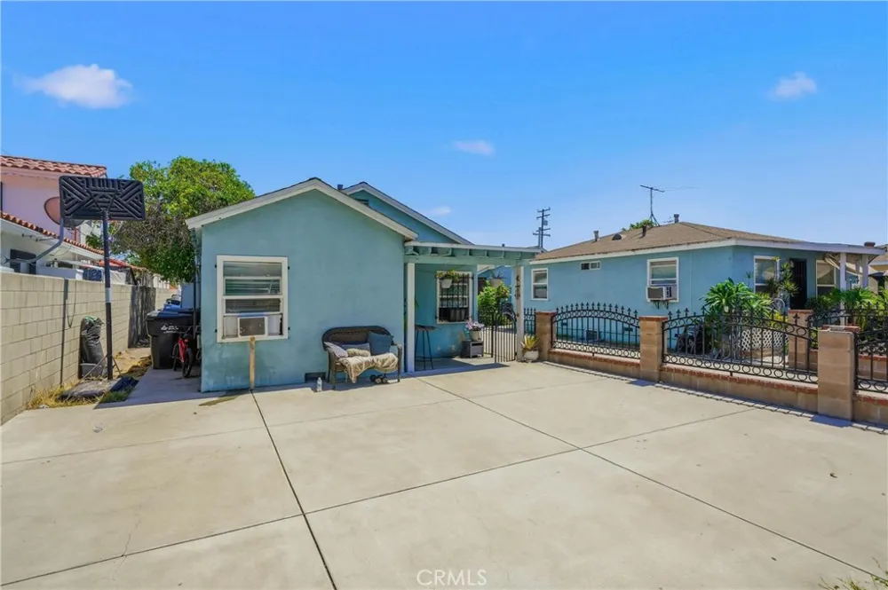 6608 Ira Bell Gardens, CA 90201