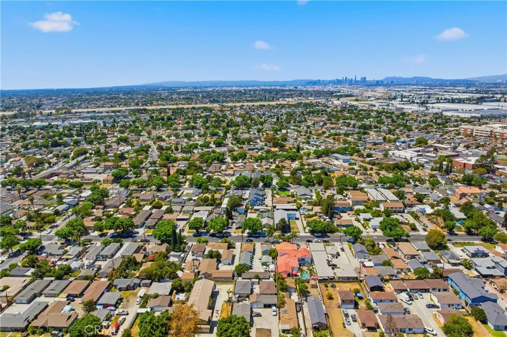6608 Ira Bell Gardens, CA 90201