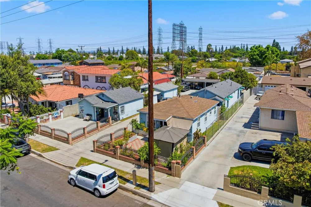 6608 Ira Bell Gardens, CA 90201
