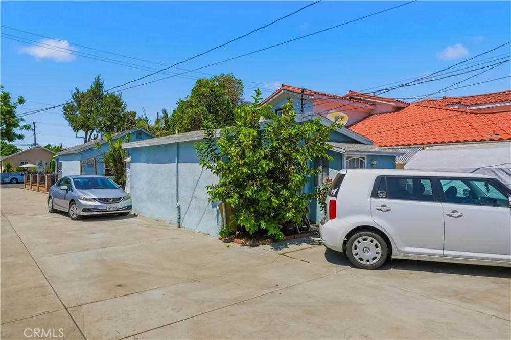 6608 Ira Bell Gardens, CA 90201