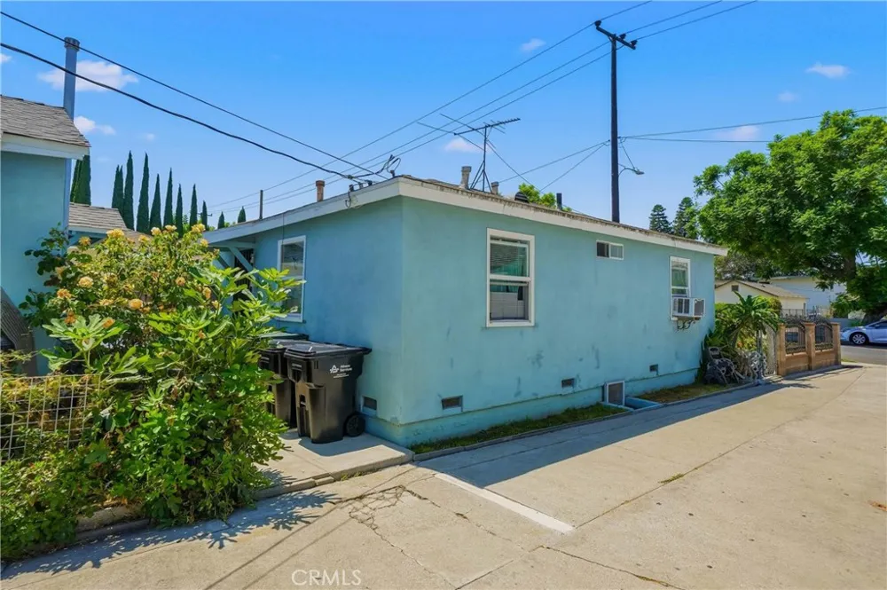 6608 Ira Bell Gardens, CA 90201