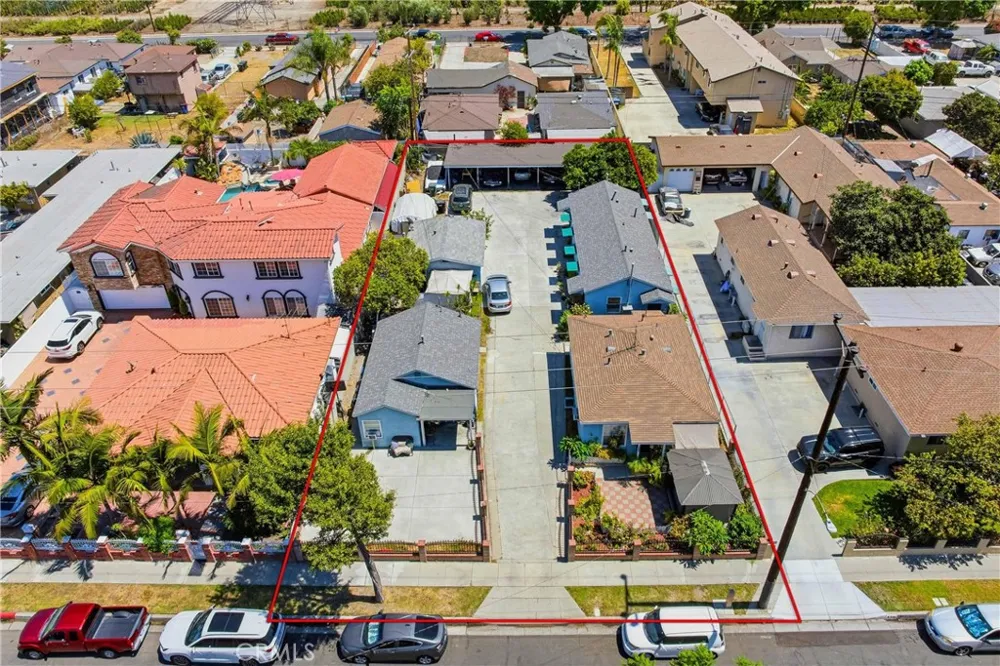 6608 Ira Bell Gardens, CA 90201