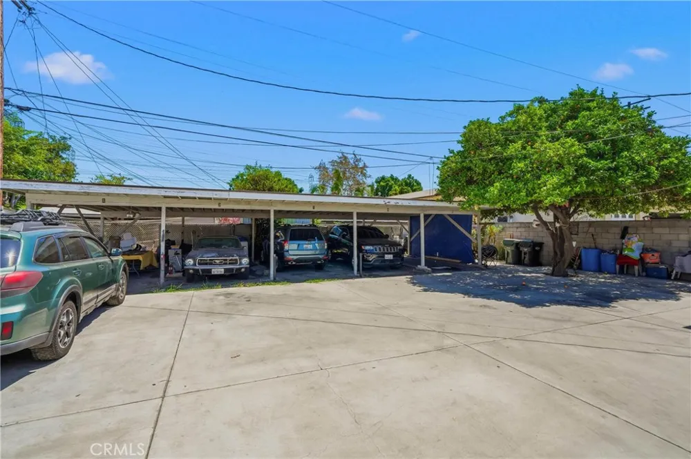 6608 Ira Bell Gardens, CA 90201