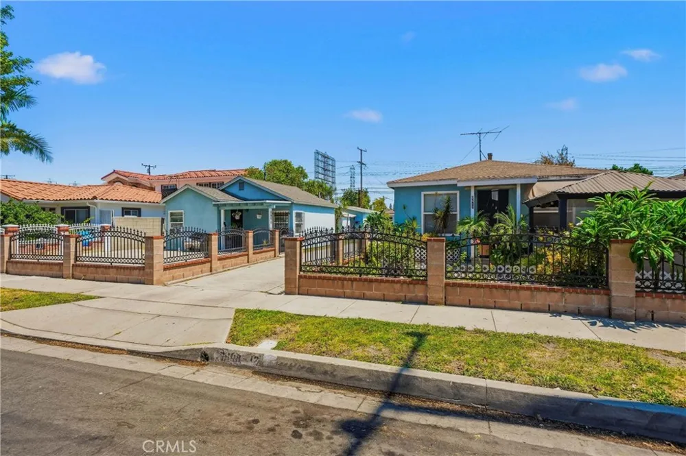6608 Ira Bell Gardens, CA 90201