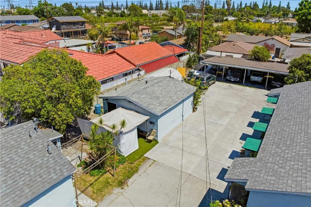 6608 Ira Bell Gardens, CA 90201