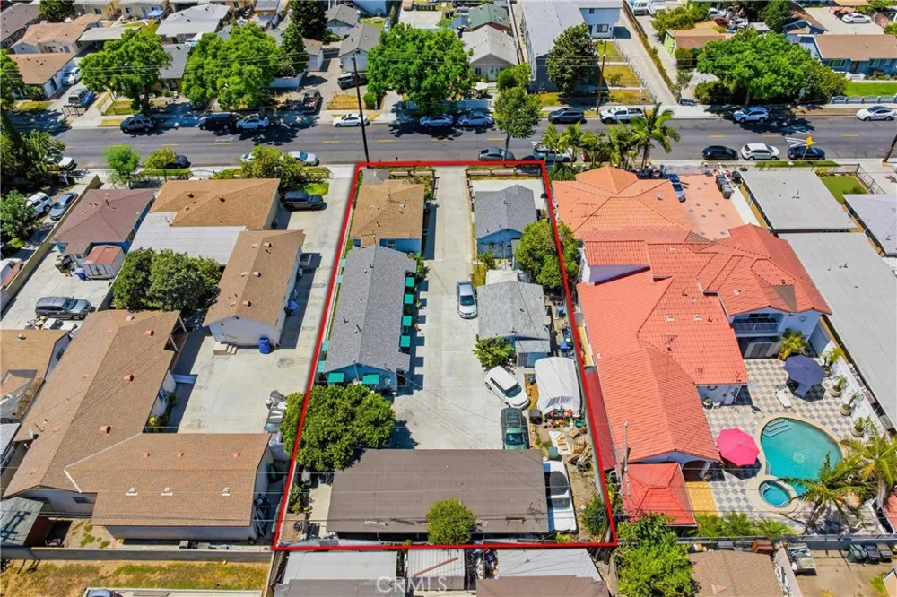6608 Ira Bell Gardens, CA 90201