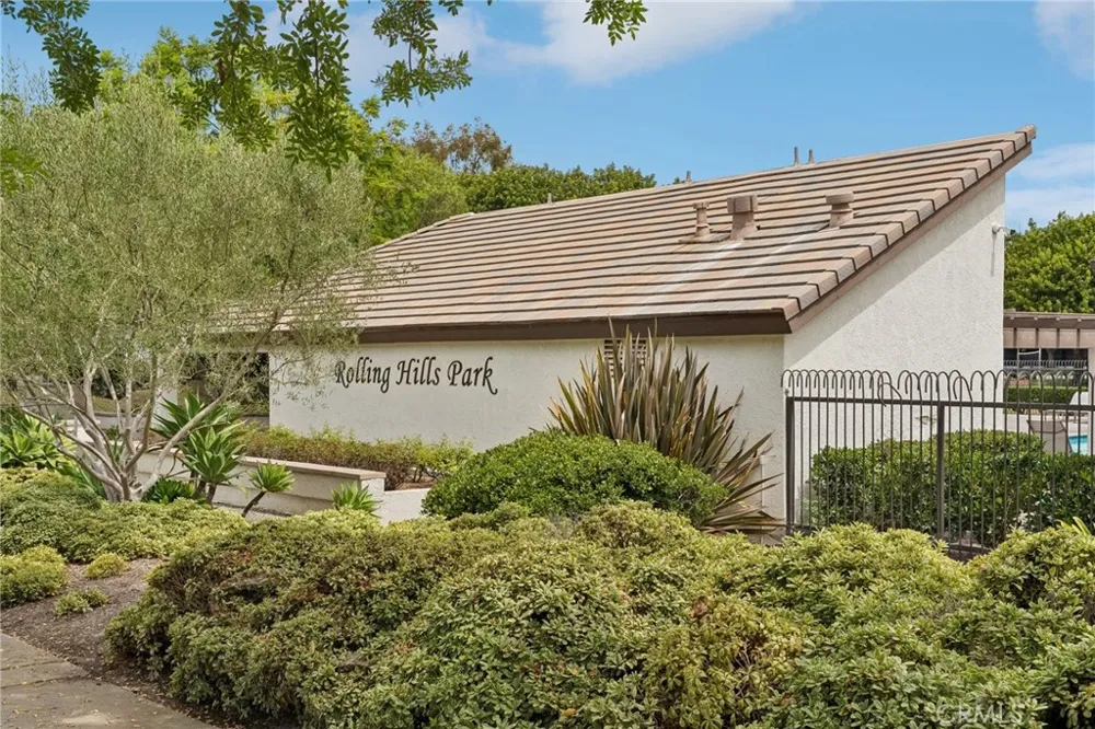 28391 Lakewood Laguna Niguel, CA 92677