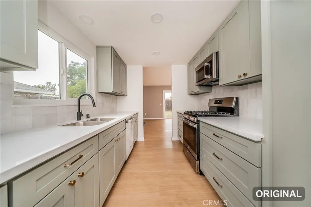 4865 Emerson Street Riverside, CA 92504