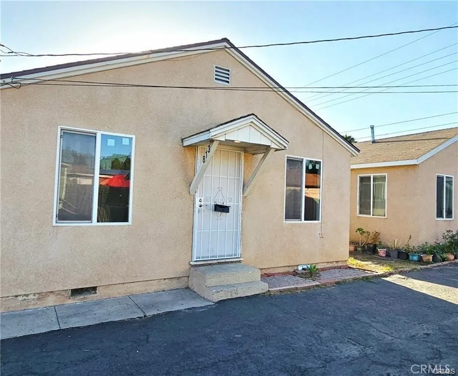 813 E Nocta Ontario, CA 91764