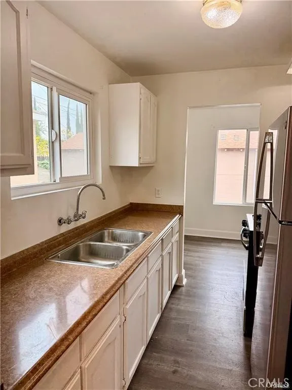 813 E Nocta Ontario, CA 91764