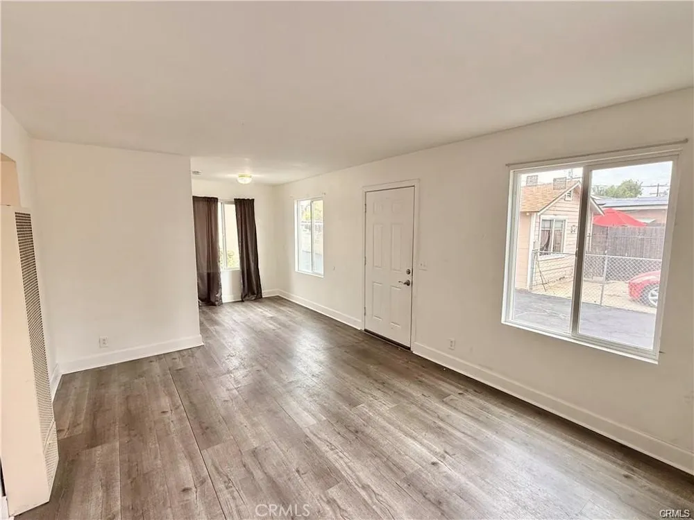 813 E Nocta Ontario, CA 91764