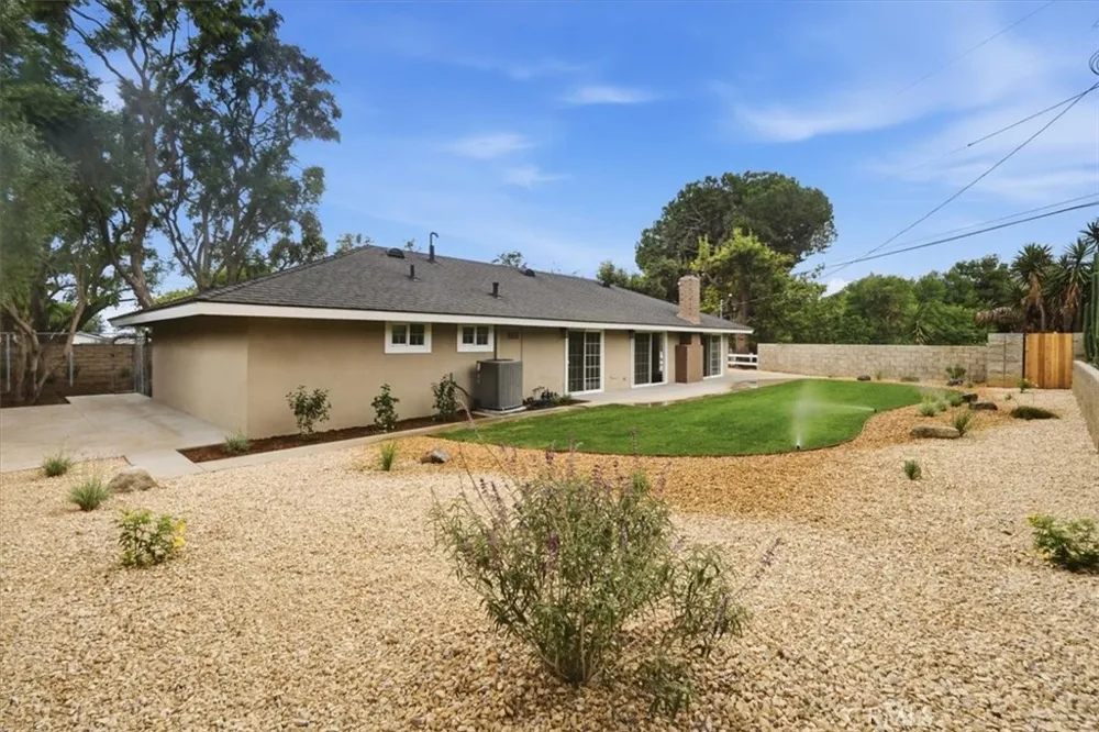 7831 Live Oak Jurupa Valley, CA 92509