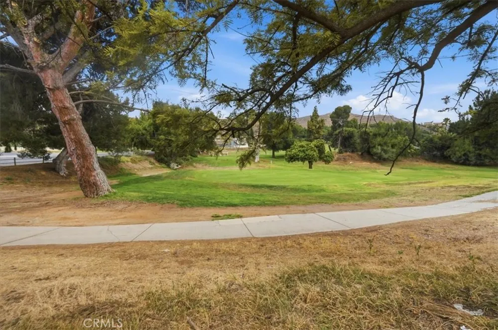 7831 Live Oak Jurupa Valley, CA 92509