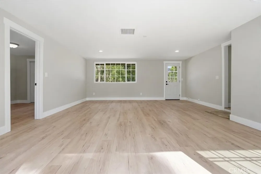 7831 Live Oak Jurupa Valley, CA 92509