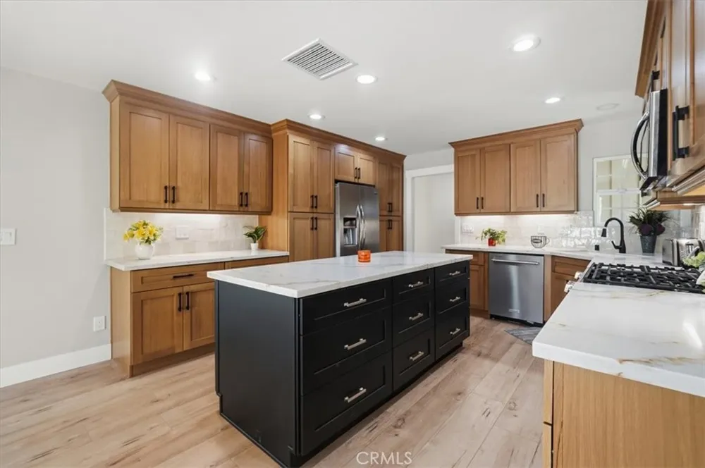 7831 Live Oak Jurupa Valley, CA 92509