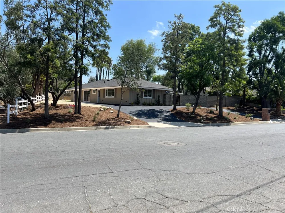 7831 Live Oak Jurupa Valley, CA 92509