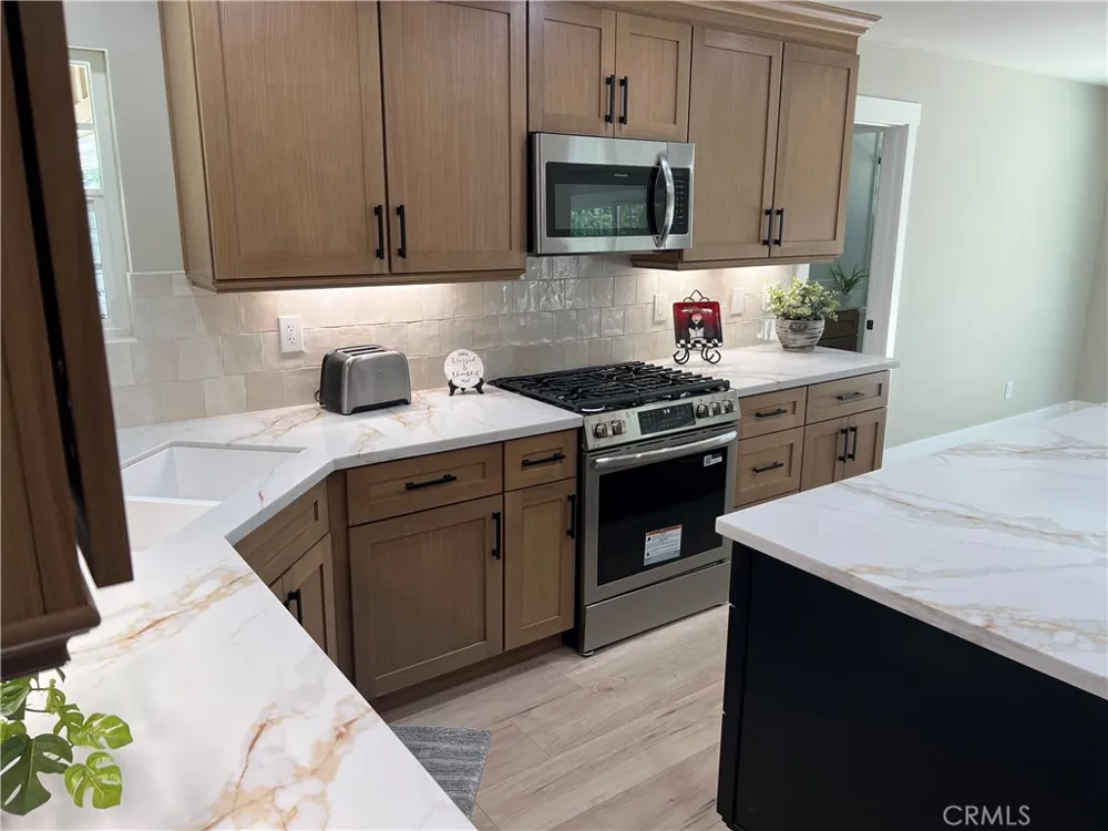 7831 Live Oak Jurupa Valley, CA 92509