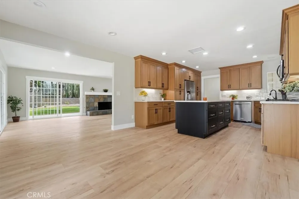 7831 Live Oak Jurupa Valley, CA 92509