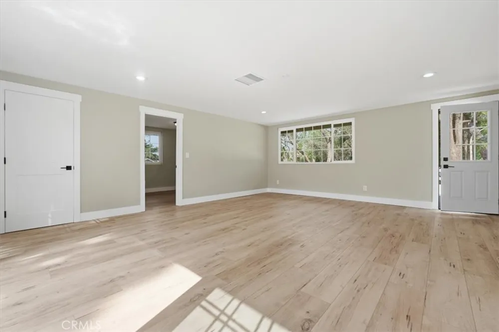 7831 Live Oak Jurupa Valley, CA 92509