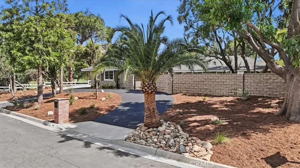 7831 Live Oak Jurupa Valley, CA 92509