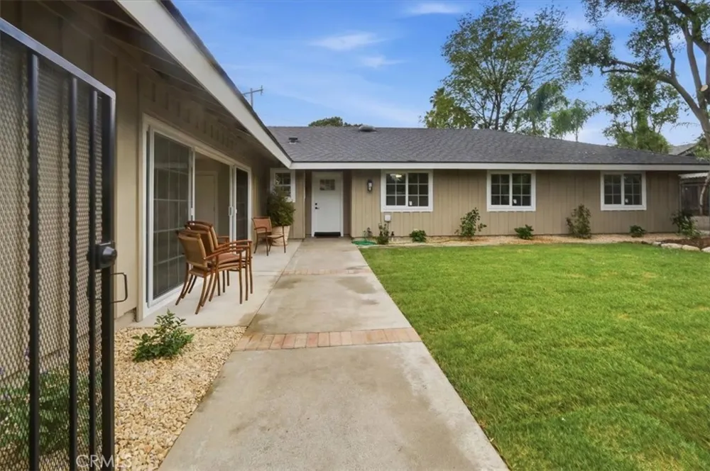 7831 Live Oak Jurupa Valley, CA 92509