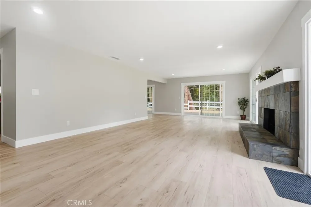 7831 Live Oak Jurupa Valley, CA 92509