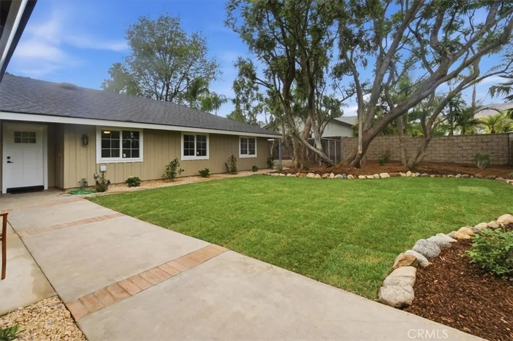 7831 Live Oak Jurupa Valley, CA 92509