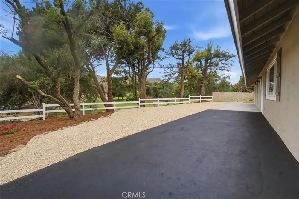 7831 Live Oak Jurupa Valley, CA 92509