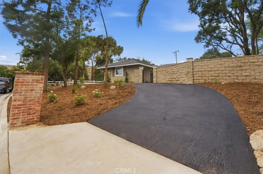 7831 Live Oak Jurupa Valley, CA 92509