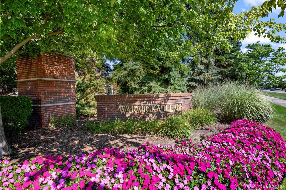 16450 Chatham Drive #136 Macomb Township, MI 48044