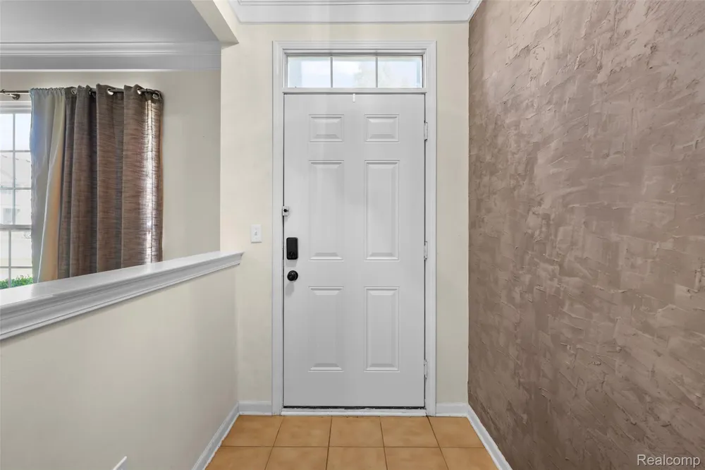 16450 Chatham Drive #136 Macomb Township, MI 48044