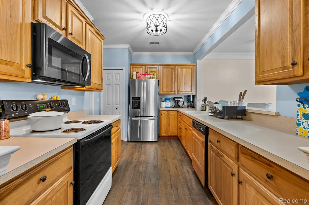 16450 Chatham Drive #136 Macomb Township, MI 48044