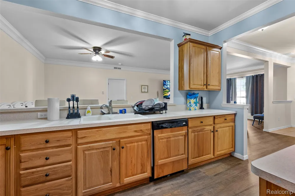 16450 Chatham Drive #136 Macomb Township, MI 48044