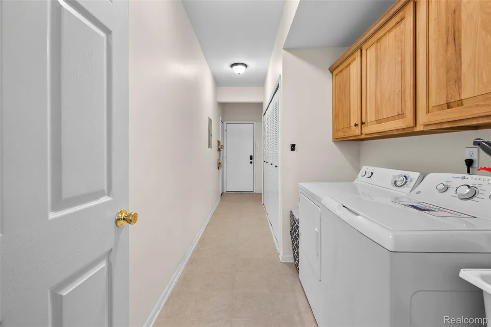 16450 Chatham Drive #136 Macomb Township, MI 48044