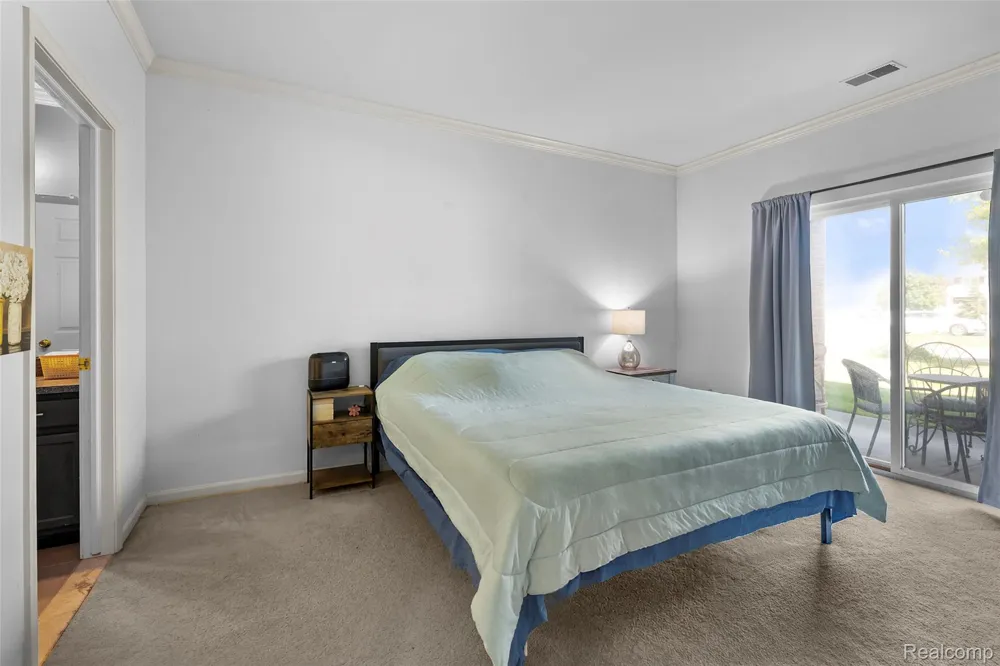 16450 Chatham Drive #136 Macomb Township, MI 48044