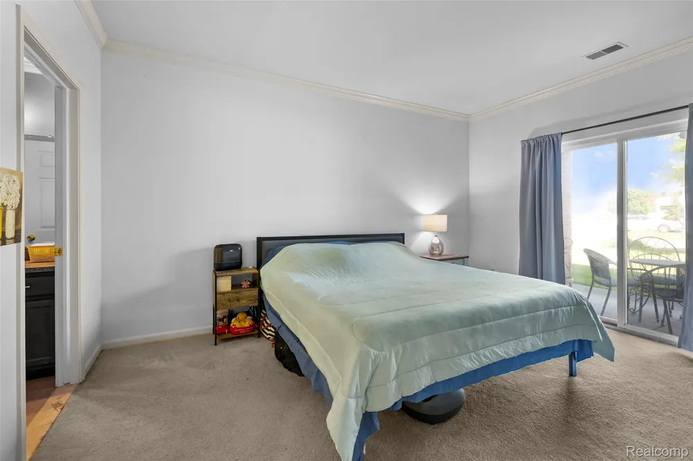 16450 Chatham Drive #136 Macomb Township, MI 48044