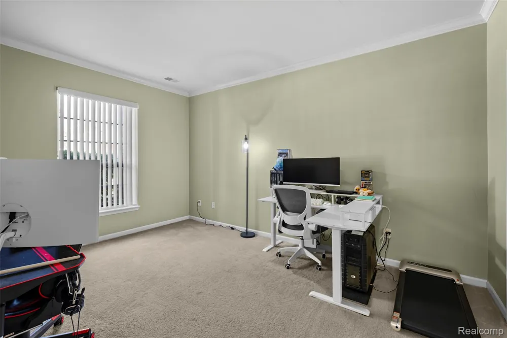 16450 Chatham Drive #136 Macomb Township, MI 48044