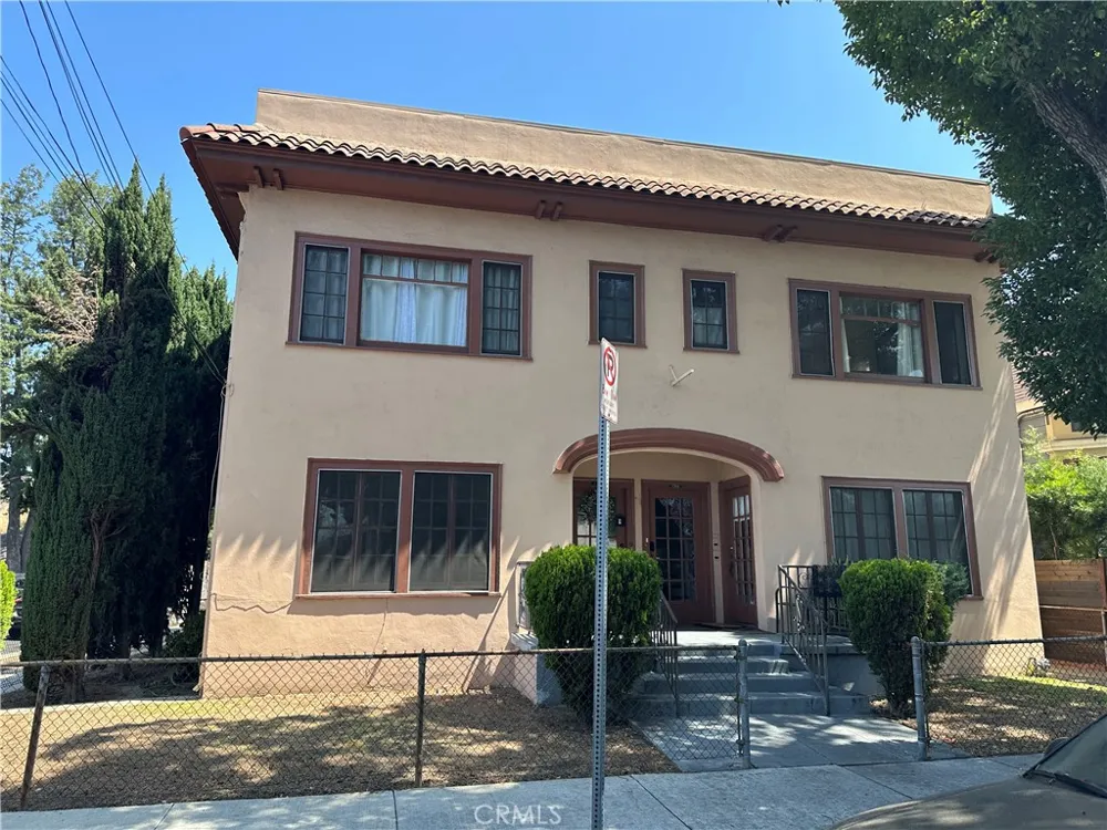 2134 Magnolia Los Angeles, CA 90007