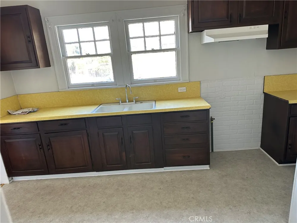 2134 Magnolia Los Angeles, CA 90007