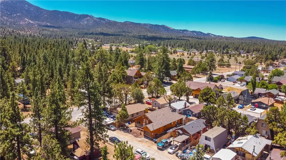 969 Hemlock Big Bear City, CA 92314