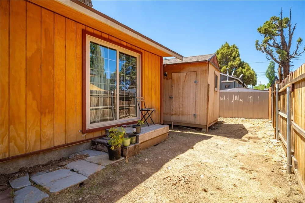 969 Hemlock Big Bear City, CA 92314