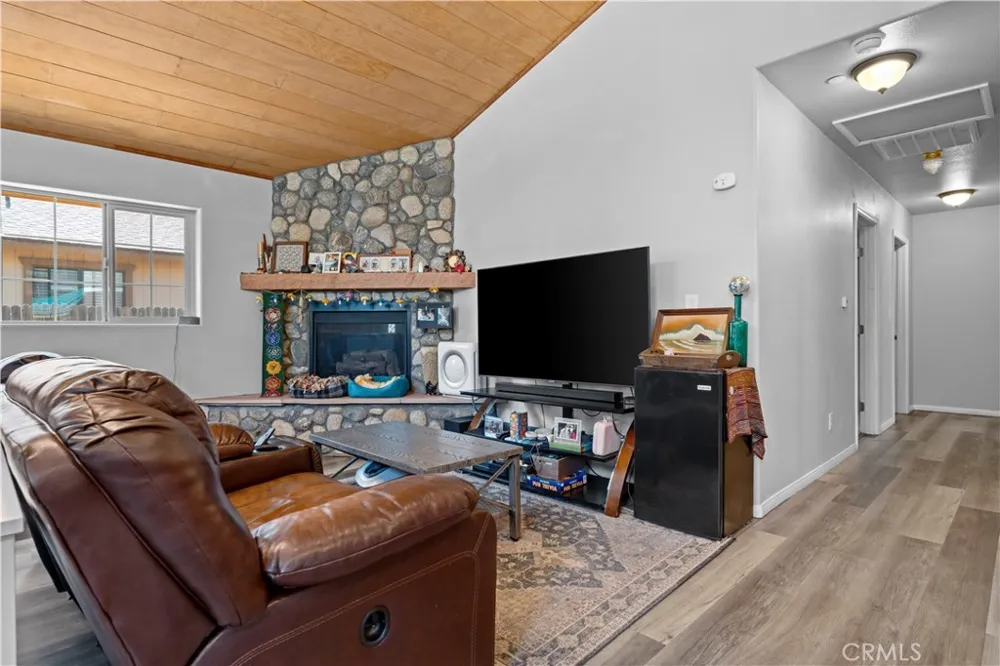 969 Hemlock Big Bear City, CA 92314